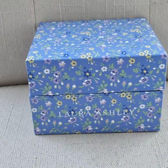 Laura Ashley Women Wristwatch Gold Slidethrough Interchangeable Strap Watch $395 - Picture 10 of 13